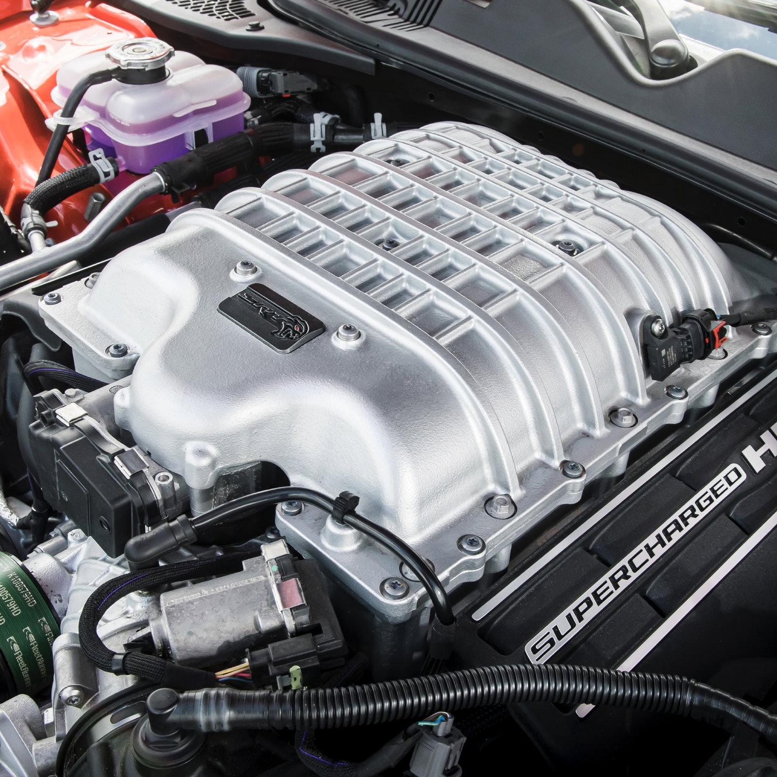 Hemi V8 in Dodge Challenger SRT Super Stock